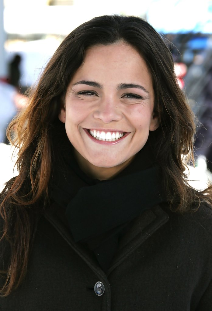 Alice Braga No Makeup Natural Look