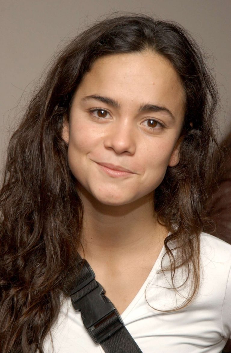 Alice Braga Without Makeup