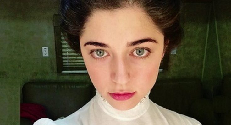 Annabelle Attanasio Without Cosmetics