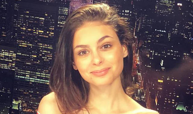 Elizabeth Pipko Without Makeup