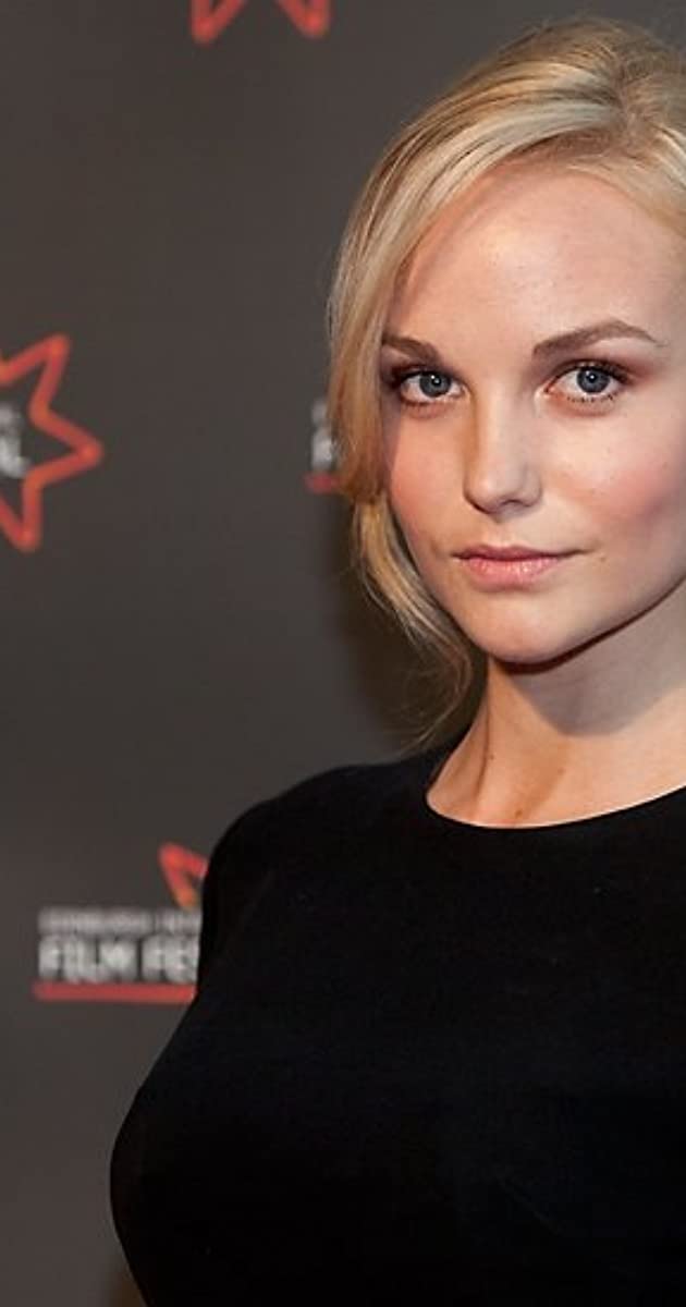 Joanna Vanderham No Makeup Natural Look