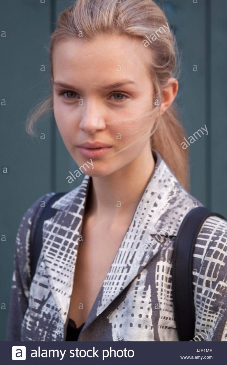 Josephine Skriver Without Makeup Photo