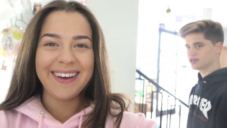 Tessa Brooks No Makeup Natural Look