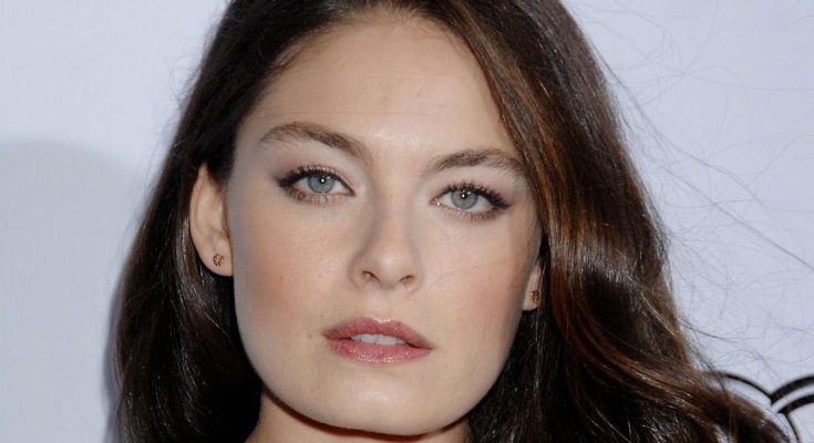 Alexa Davalos Without Cosmetics