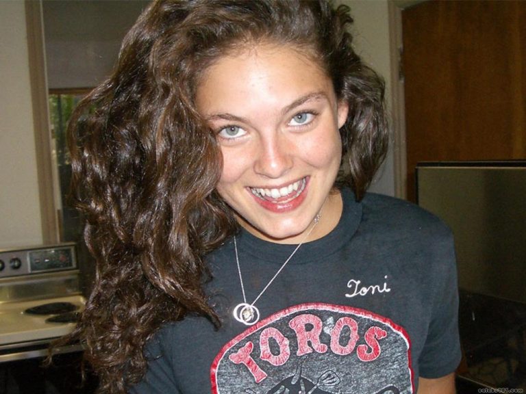 Alexa Davalos Without Makeup Natural Look