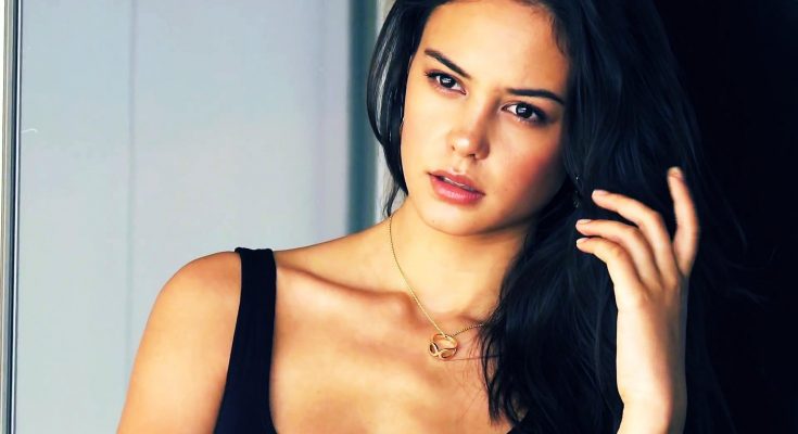 Courtney Eaton Without Cosmetics