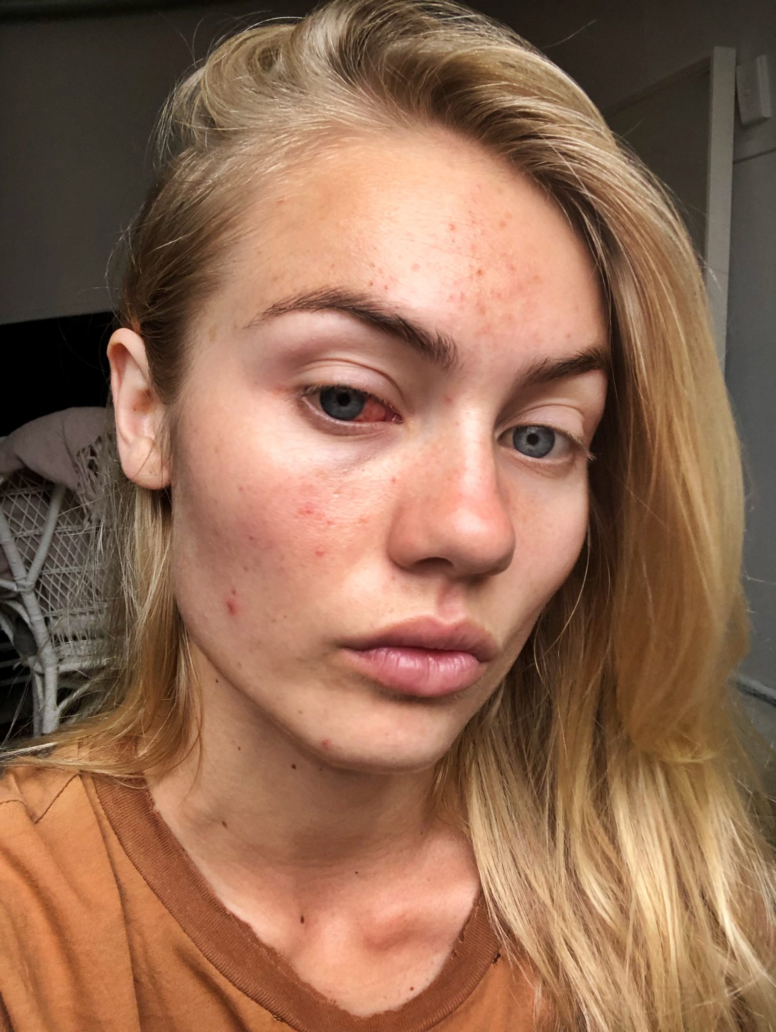 Elyse Knowles without makeup