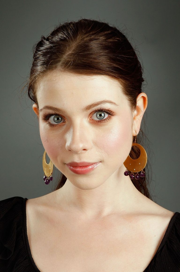 Michelle Trachtenberg No Makeup