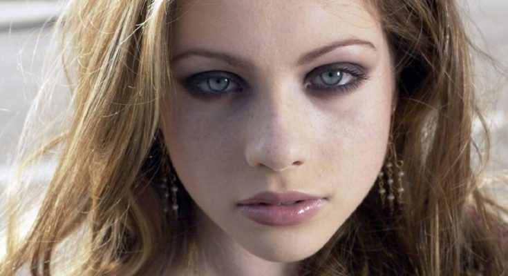 Michelle Trachtenberg Without Cosmetics