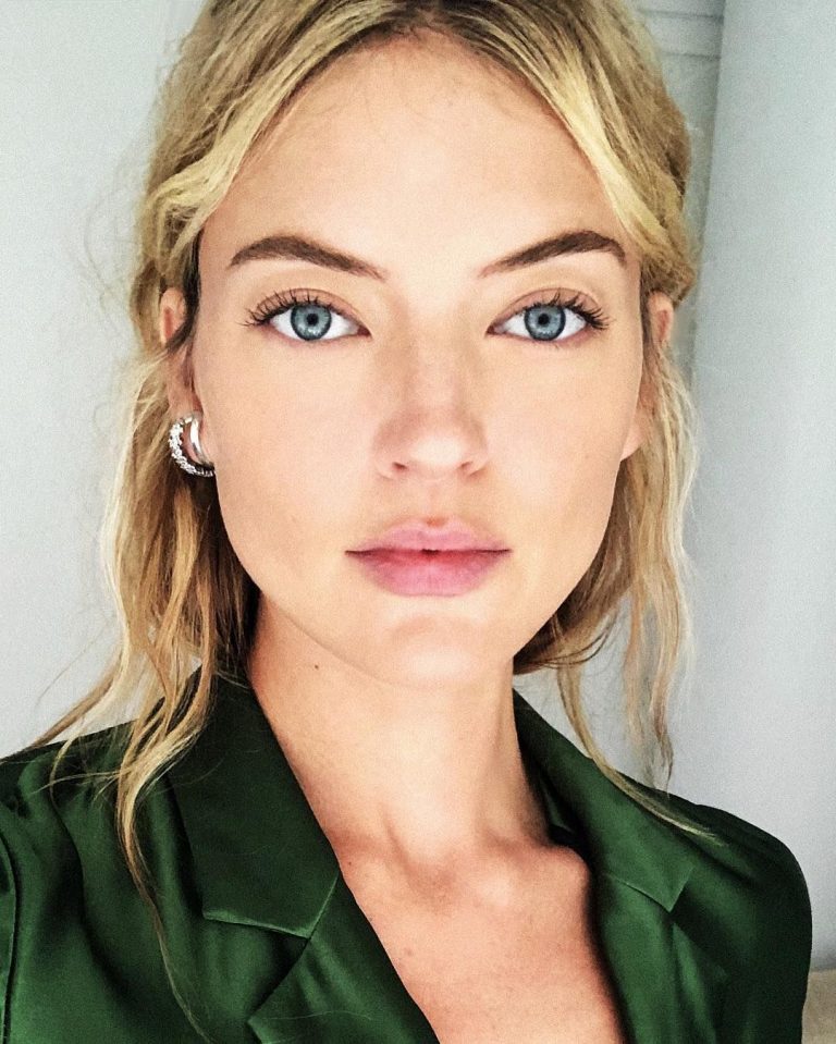 Stella Maxwell Without Makeup Photo