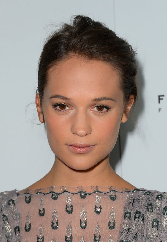 Alicia Vikander No Makeup Natural Look