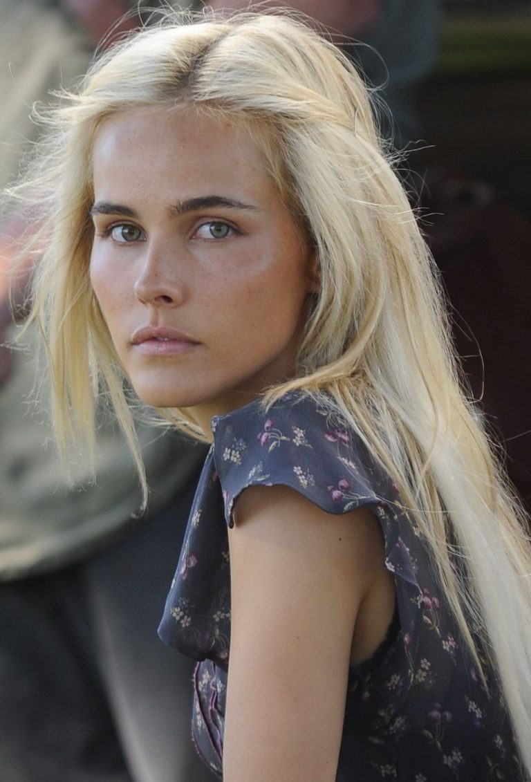 Isabel Lucas No Makeup Natural Look