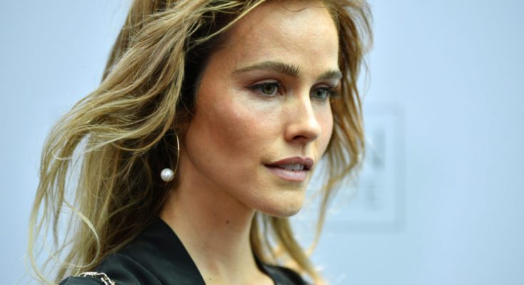 Isabel Lucas Without Cosmetics