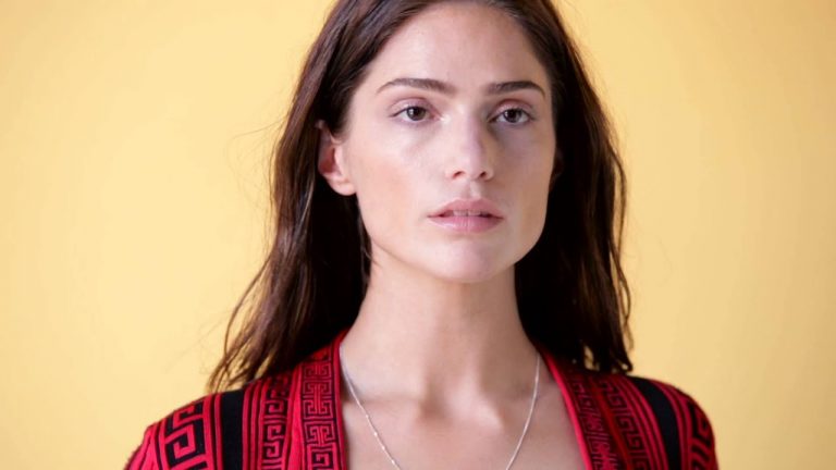 Janet Montgomery Without Makeup Photo