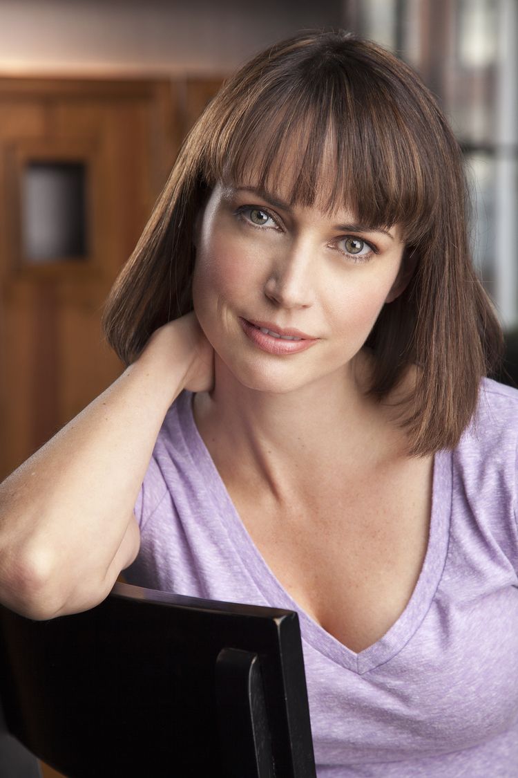 Julie Ann Emery No Makeup