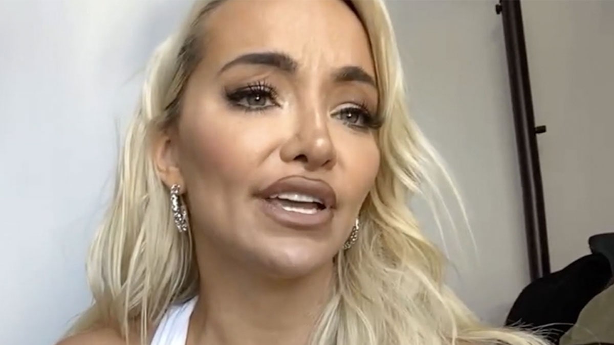 Lindsey pelas before plastic surgery