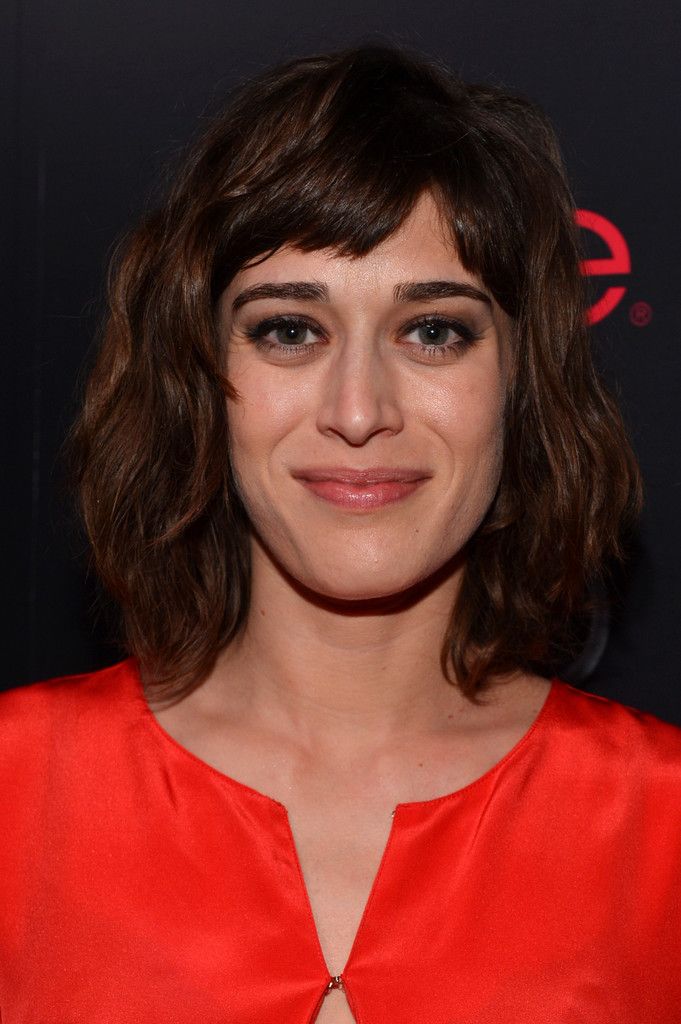 Lizzy Caplan No Makeup Natural Look