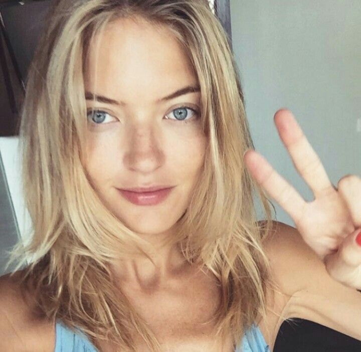 Martha Hunt No Makeup