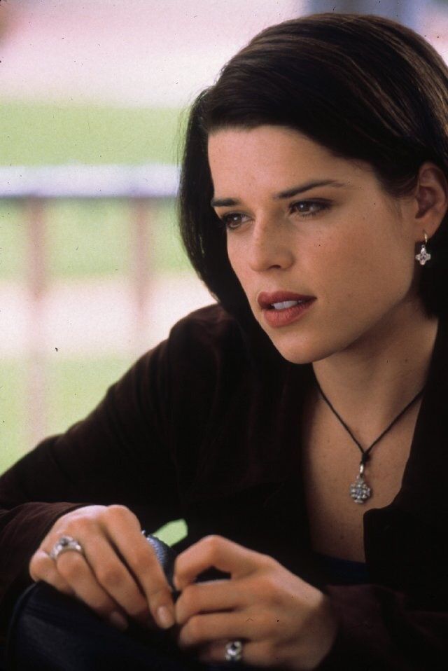 Neve Campbell No Makeup Natural Look