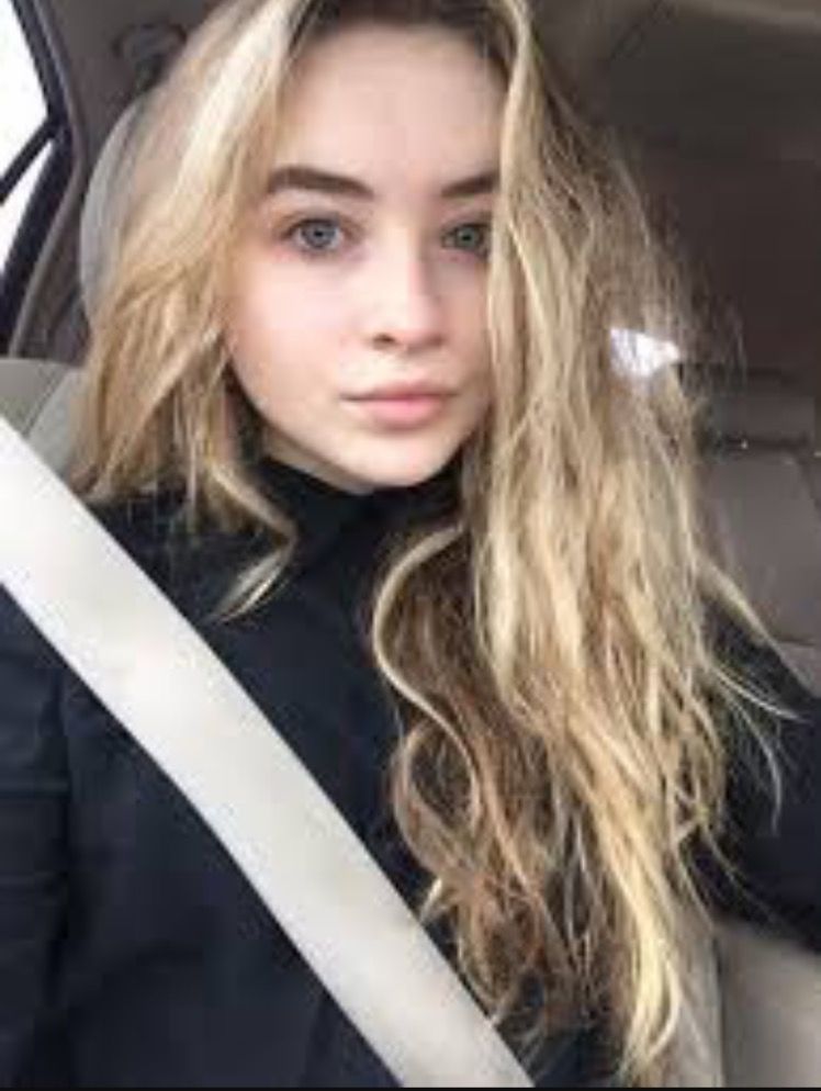 Sabrina Carpenter No Makeup