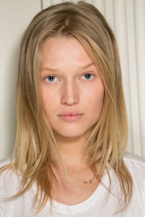 Toni Garrn No Makeup