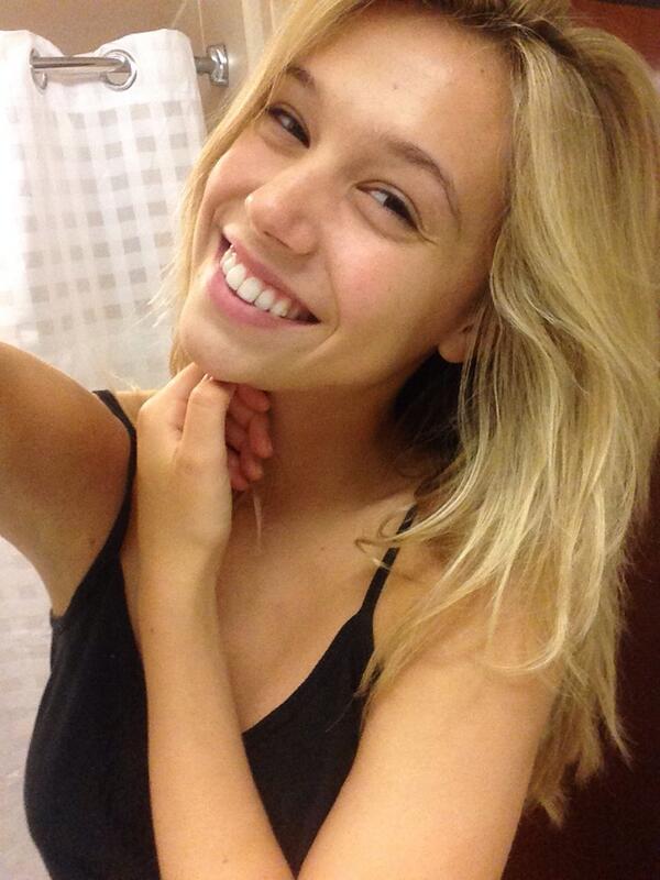 Alexis Ren No Makeup Natural Look