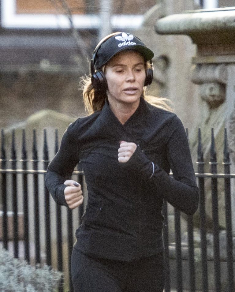 Amanda Holden Makeup-free