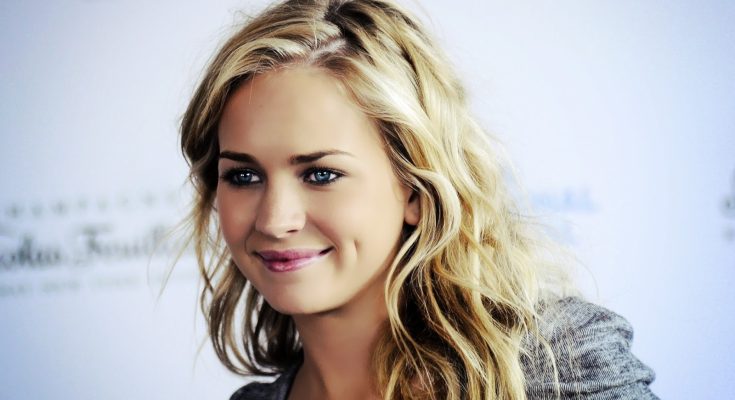 Britt Robertson Without Cosmetics