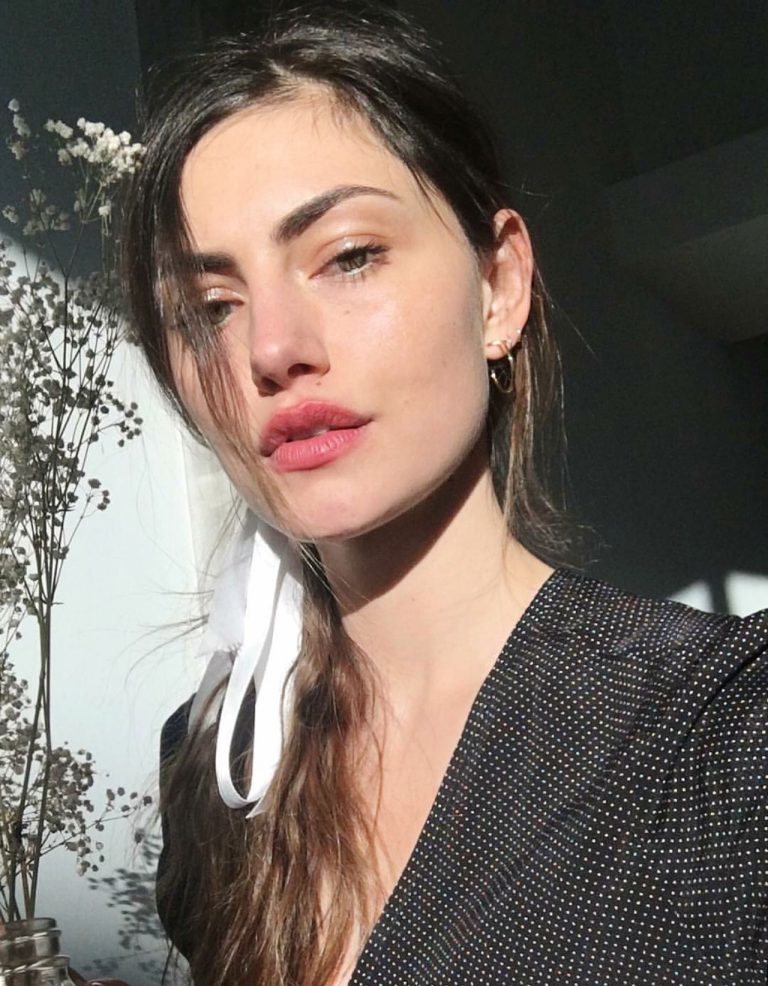 Phoebe Tonkin Without Makeup Photo