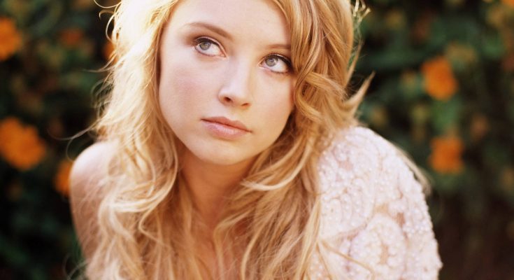 Elisabeth Harnois Without Cosmetics