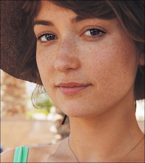 Milana Vayntrub Without Makeup Photo