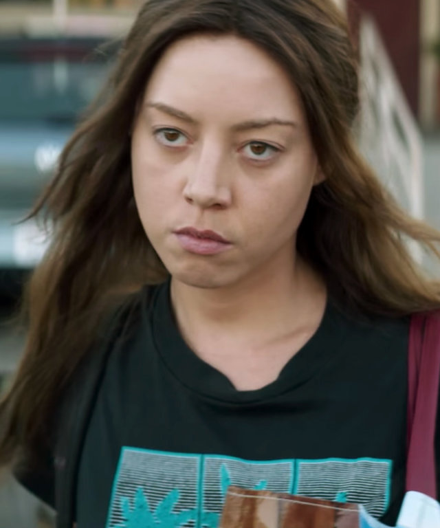 Aubrey Plaza Makeup-free