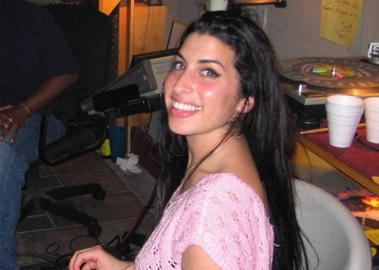 Amy Winehouse No Makeup Natural Look