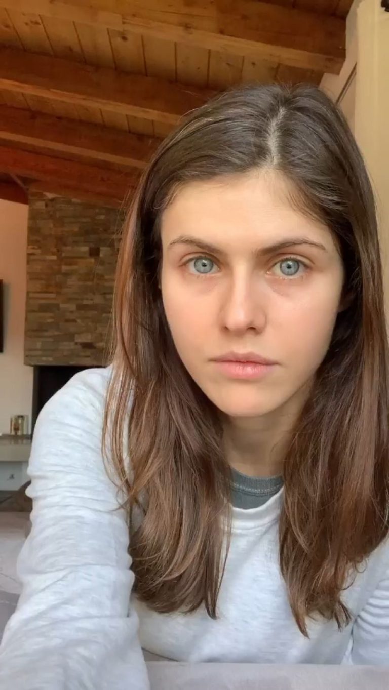 Alexandra Daddario No Makeup